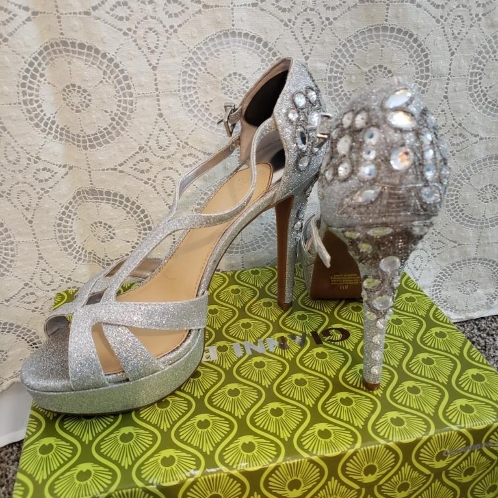Gianni Bini Silver Heels 8